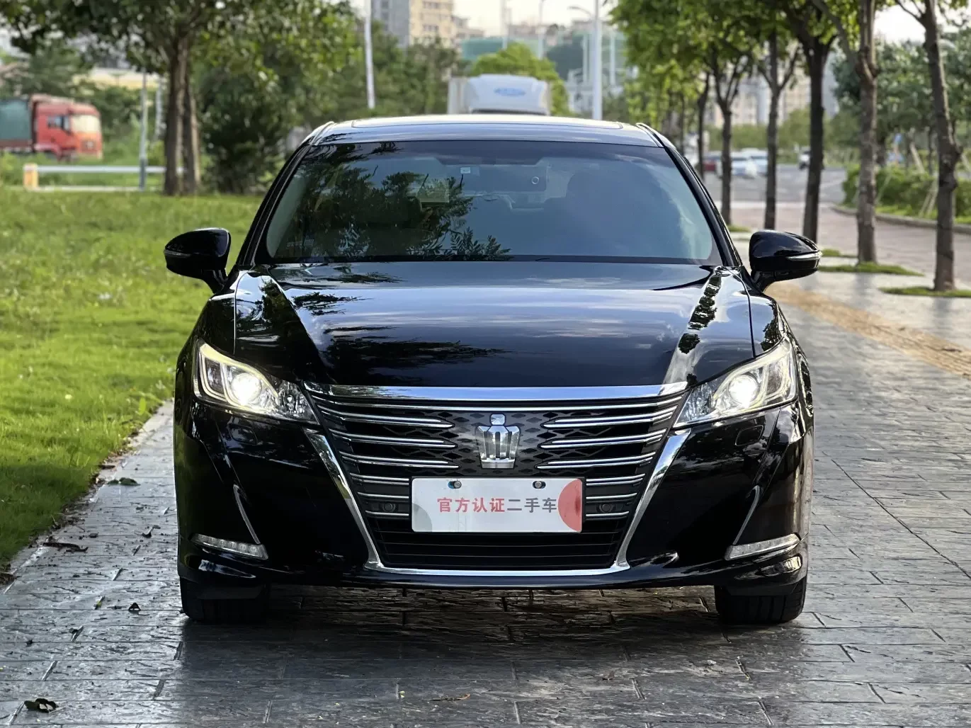 Toyota crown