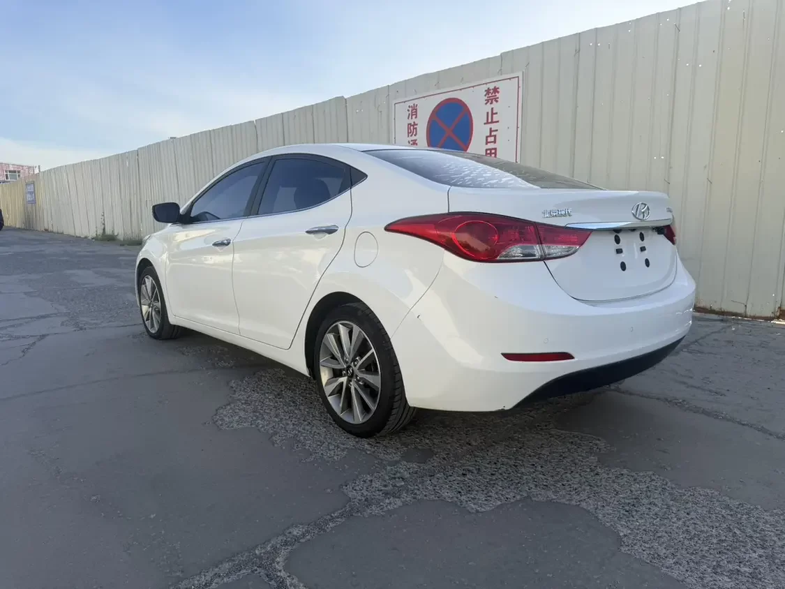 Hyundai Elantra