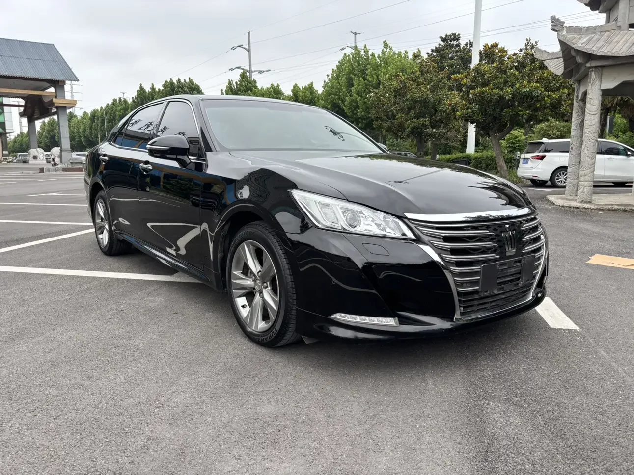 Toyota crown