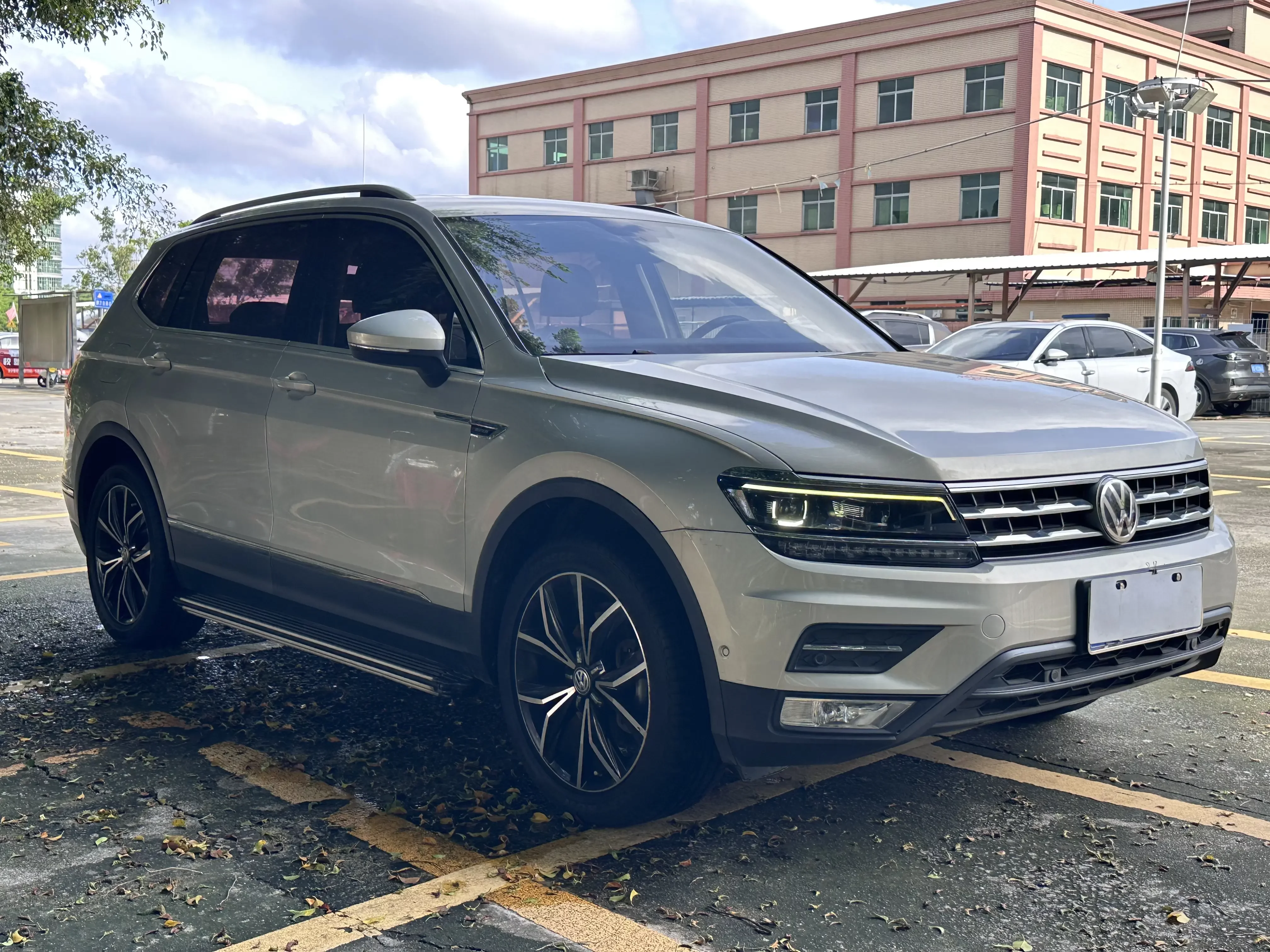Volkswagen Tiguan L