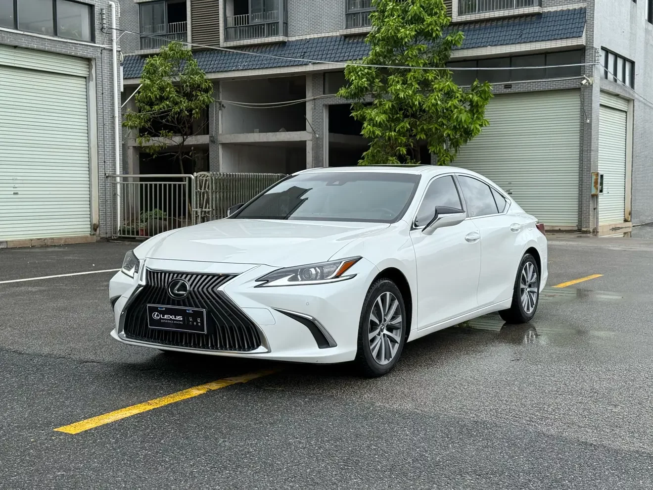 Lexus ES