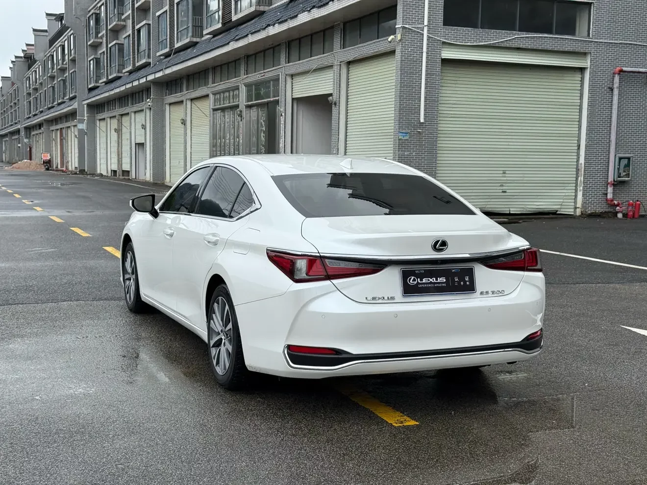 Lexus ES