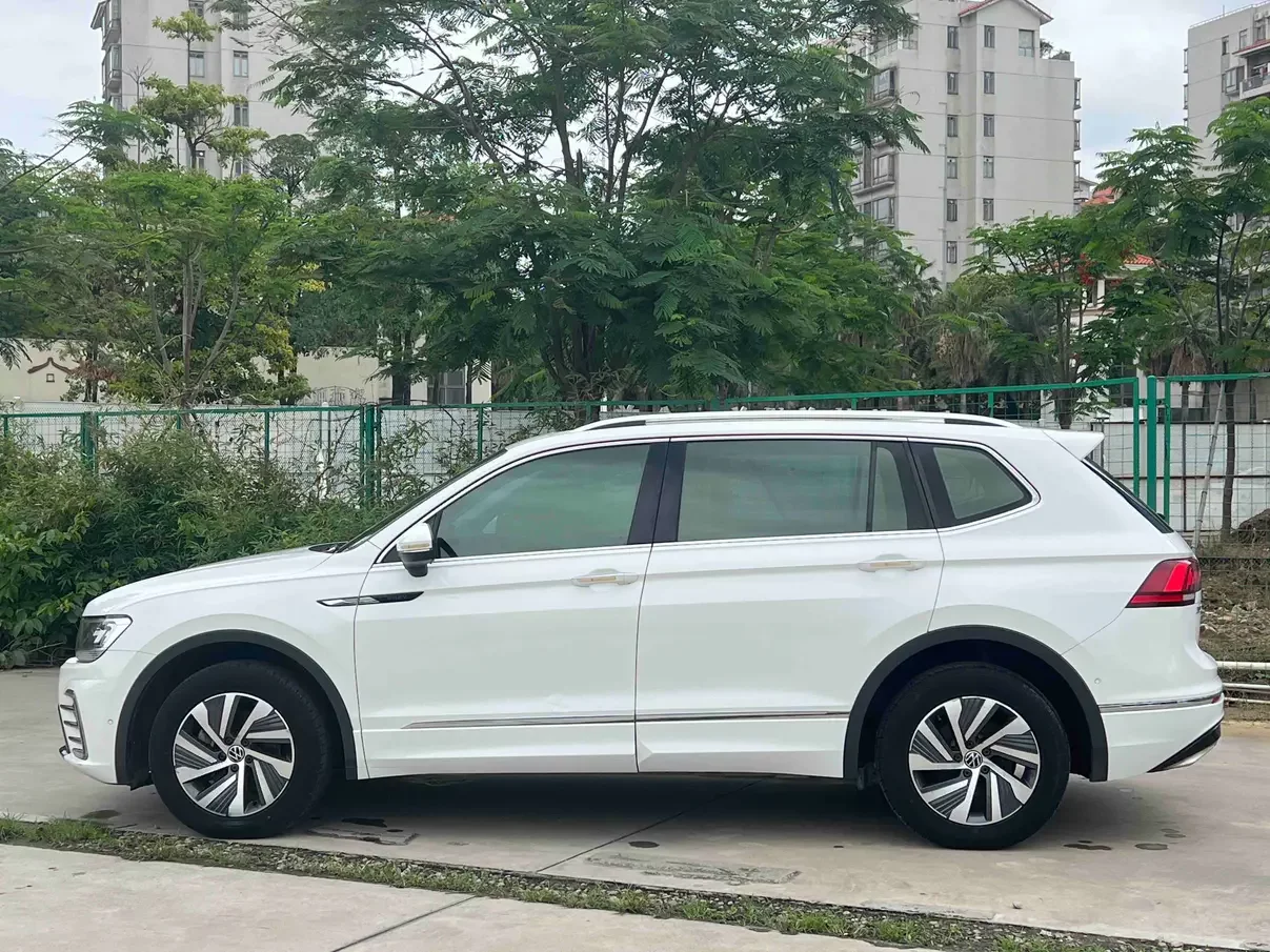 Volkswagen Tiguan L PHEV