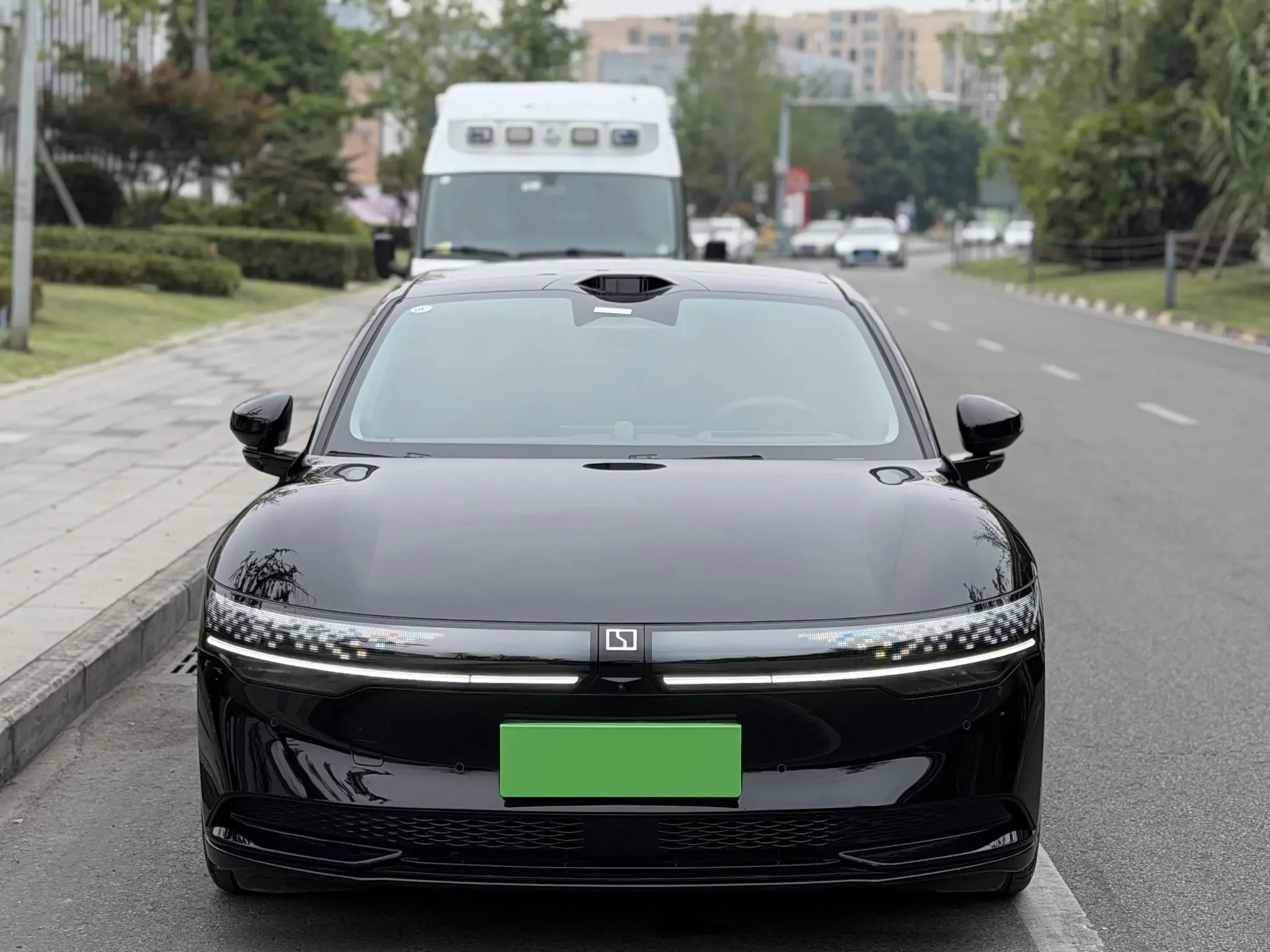 ZEEKR 007