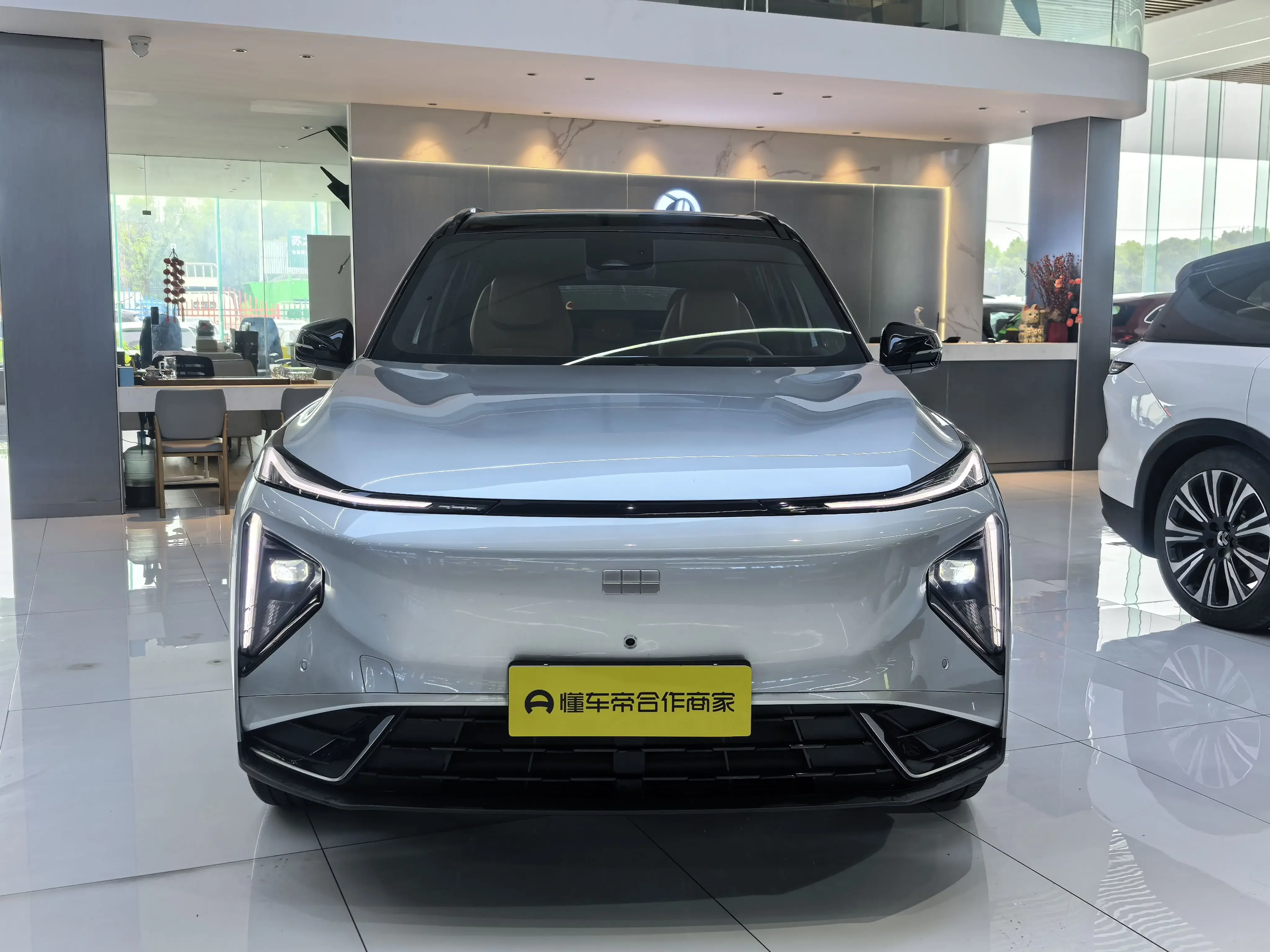 Geely Galaxy L7