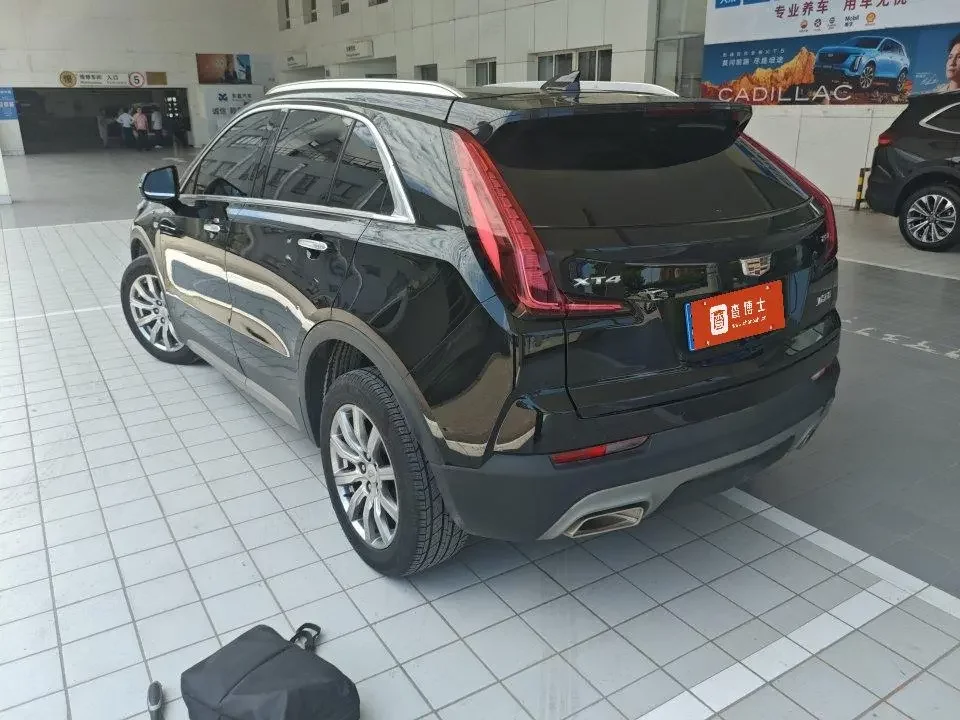 Cadillac XT4