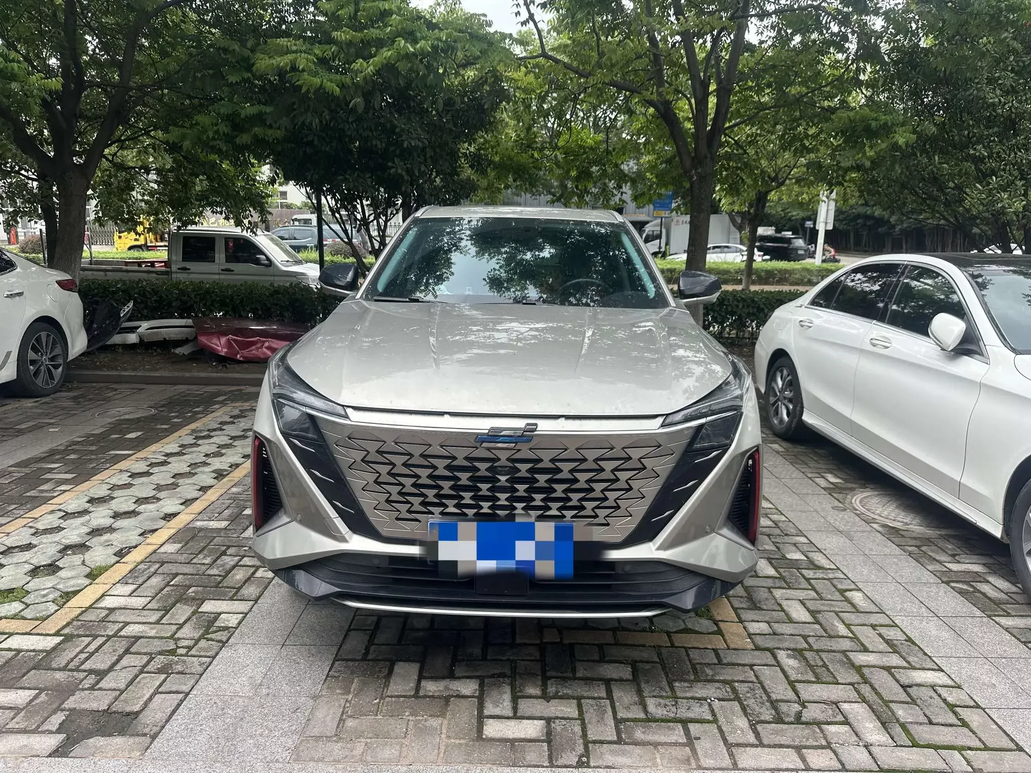 Oshan Changan Auchan Z6