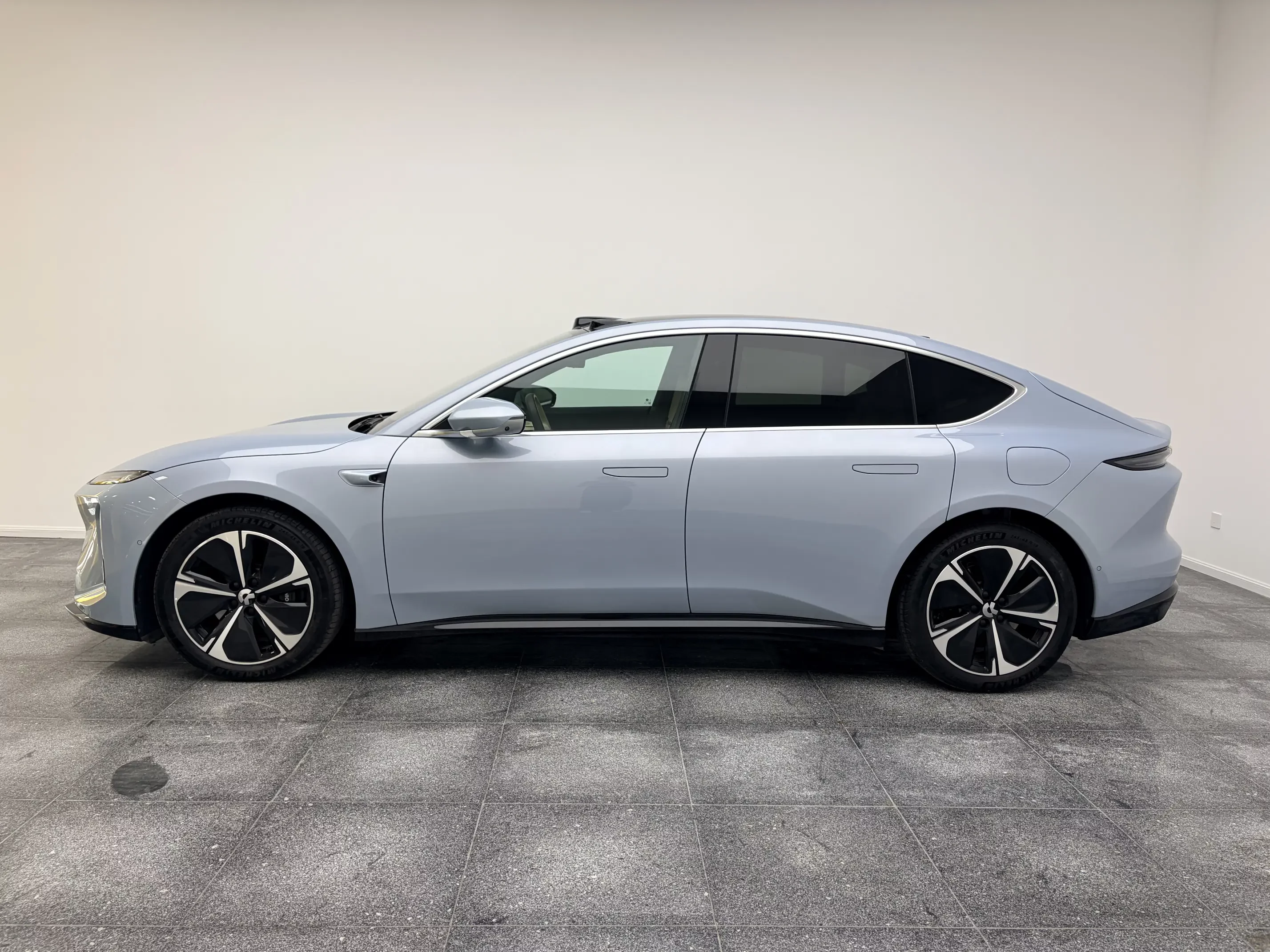 NIO ET5