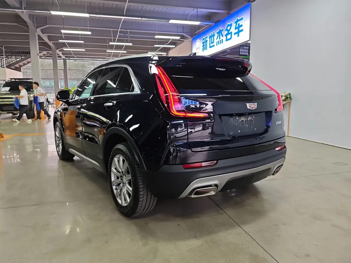 Cadillac XT4