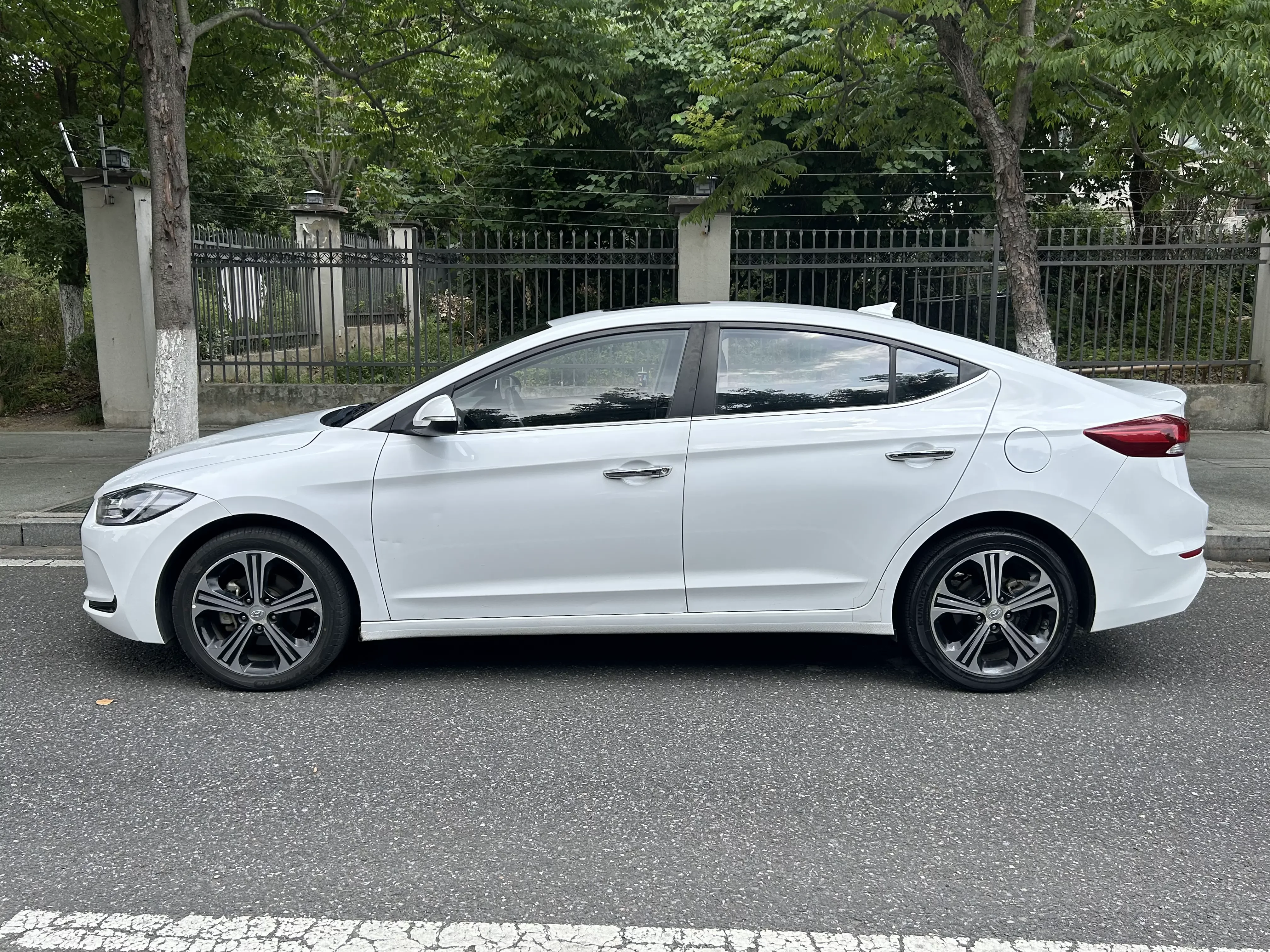 Hyundai lead