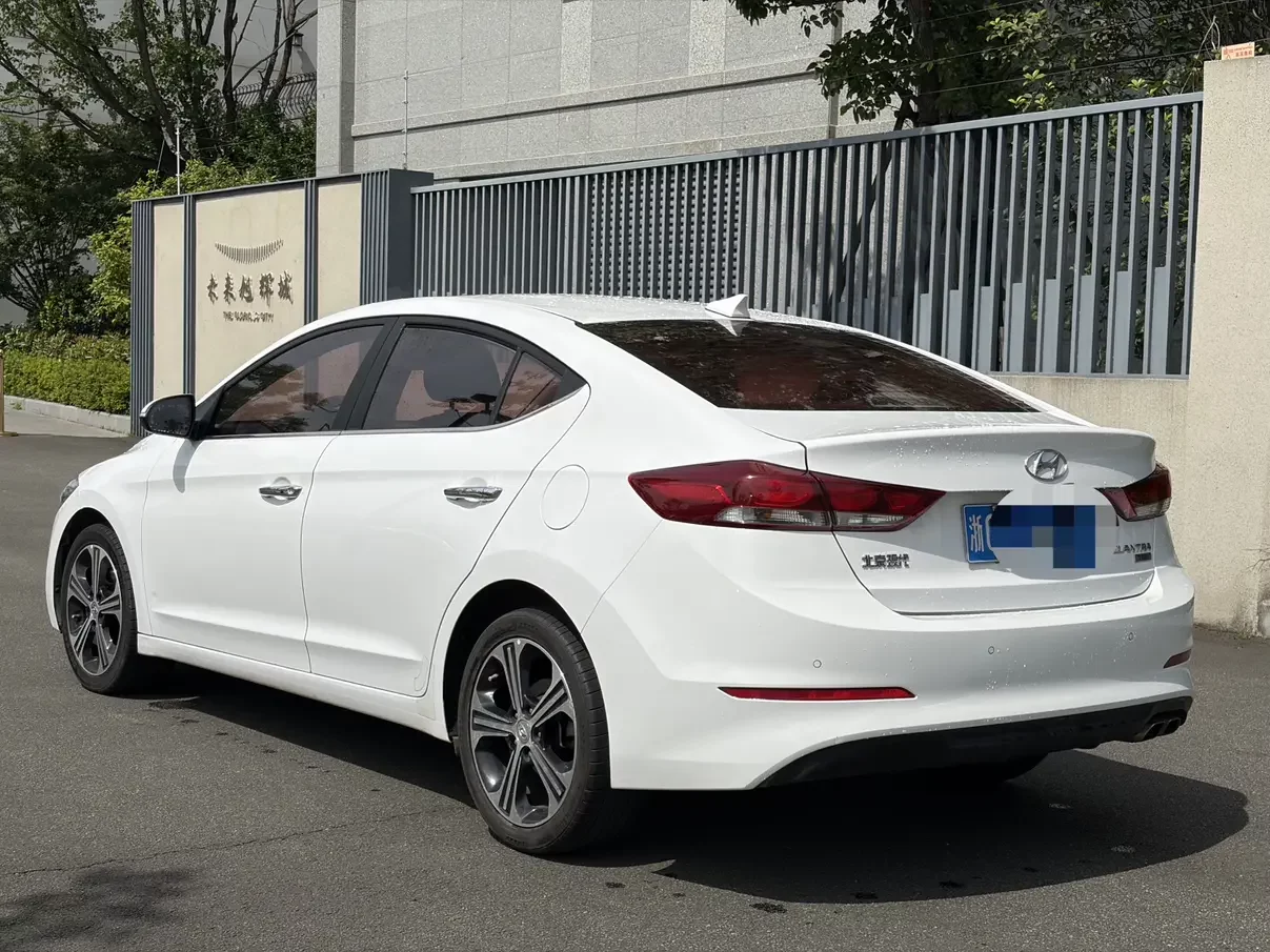 Hyundai lead