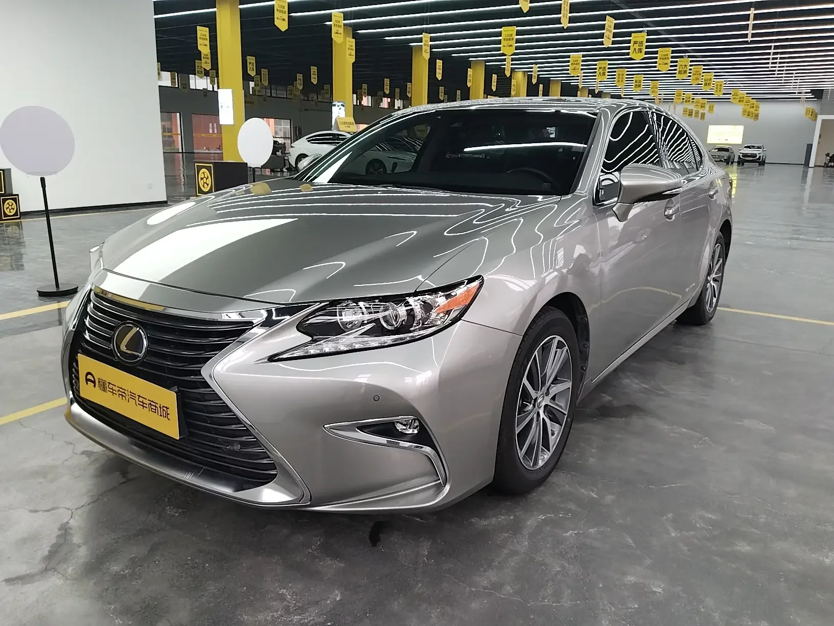 Lexus ES