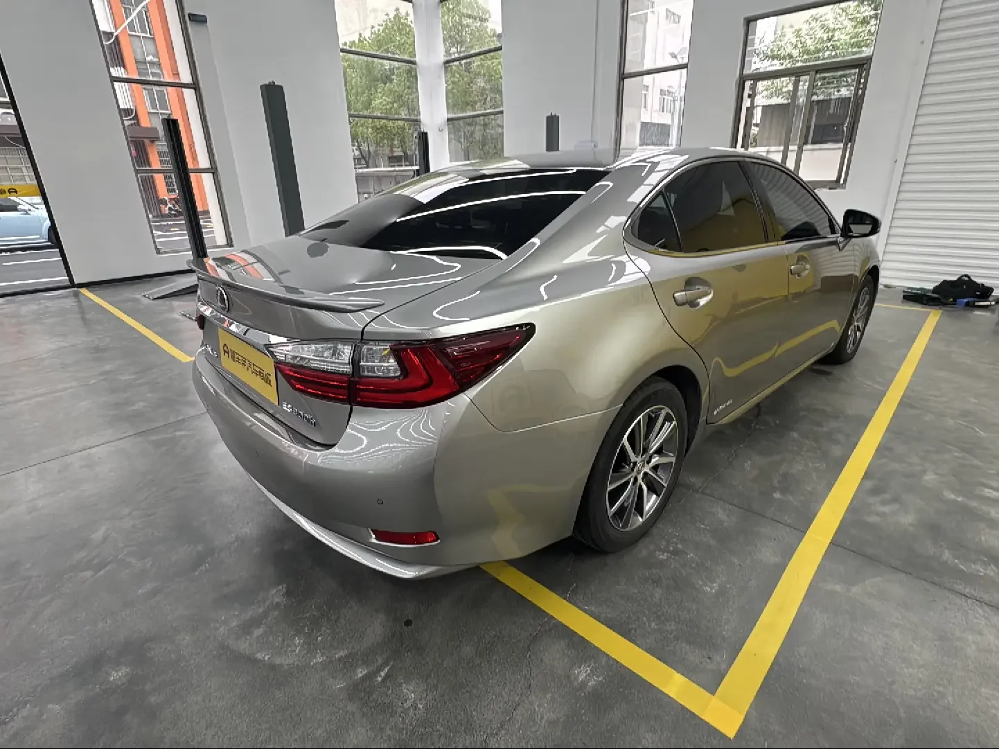 Lexus ES
