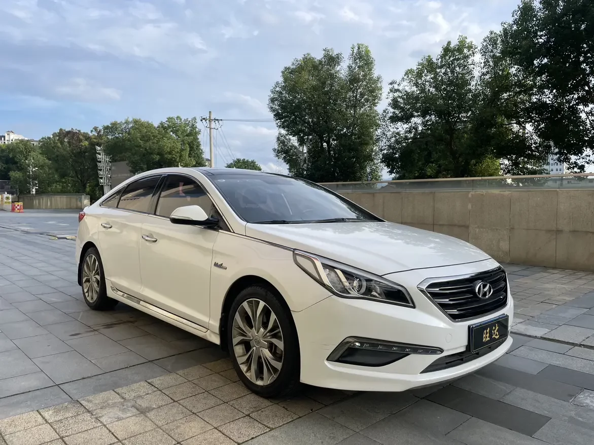 Hyundai sonata nine