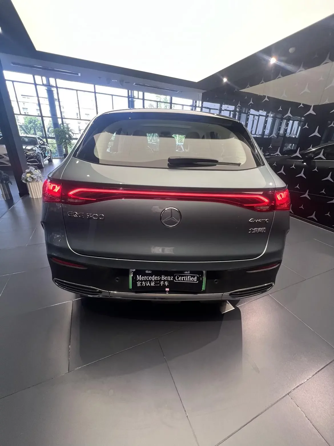 Mercedes-Benz EQE SUV