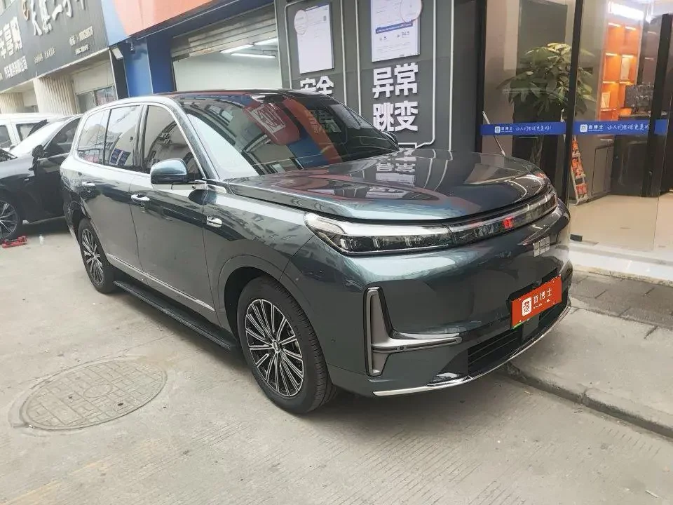 Geely Galaxy M9