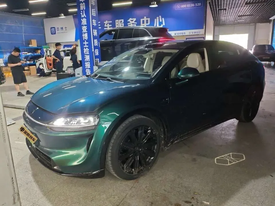 Luxeed Zhijie R7