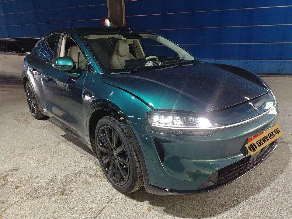 Luxeed Zhijie R7