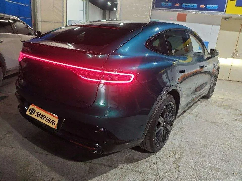 Luxeed Zhijie R7