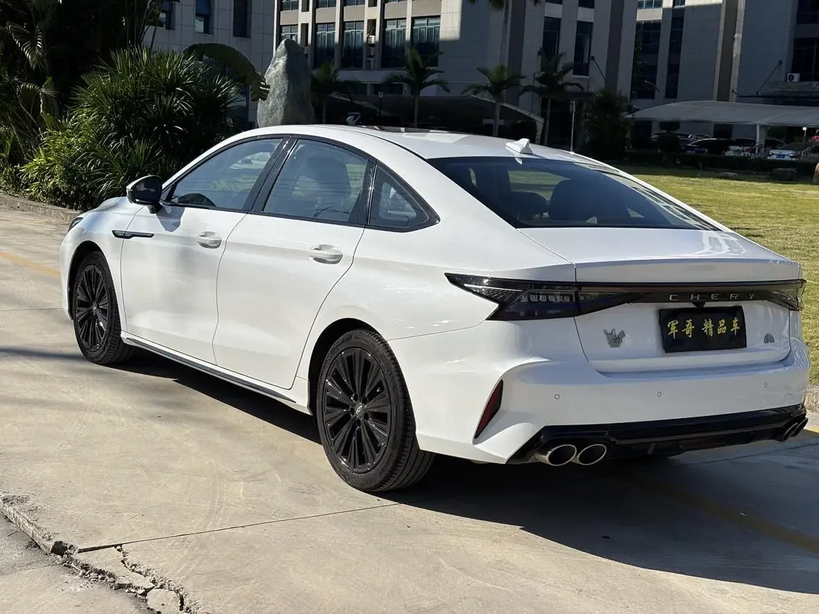 Chery Arrizo 8