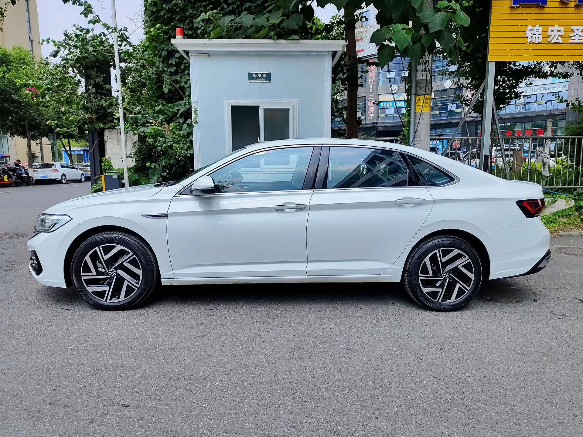 Volkswagen Sagitar