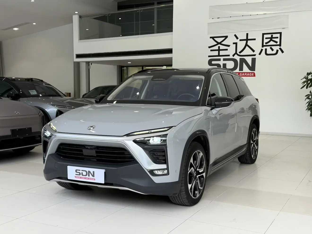 NIO ES8  из Китая
