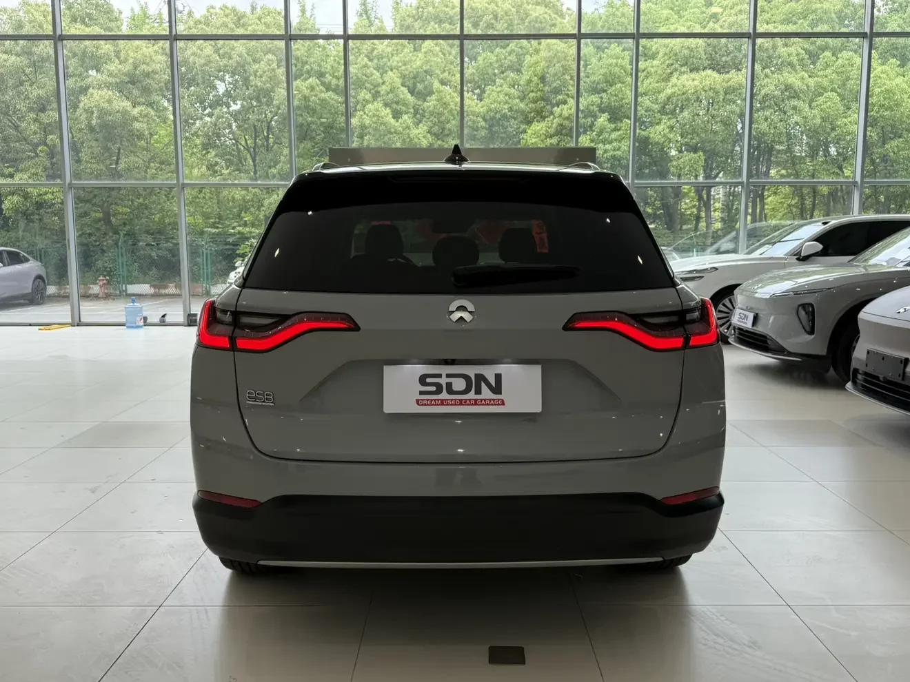 NIO ES8