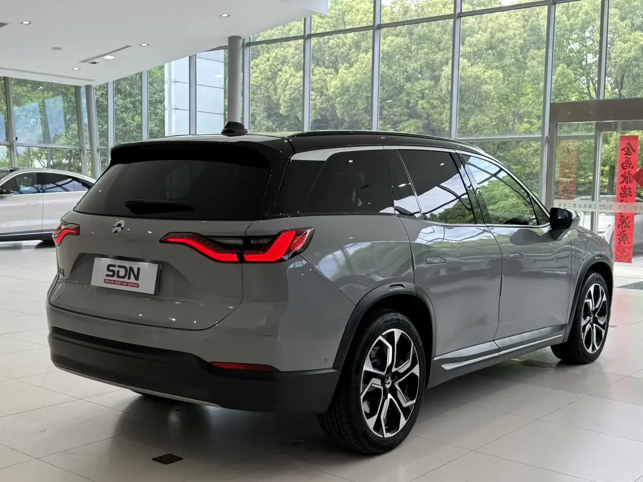 NIO ES8