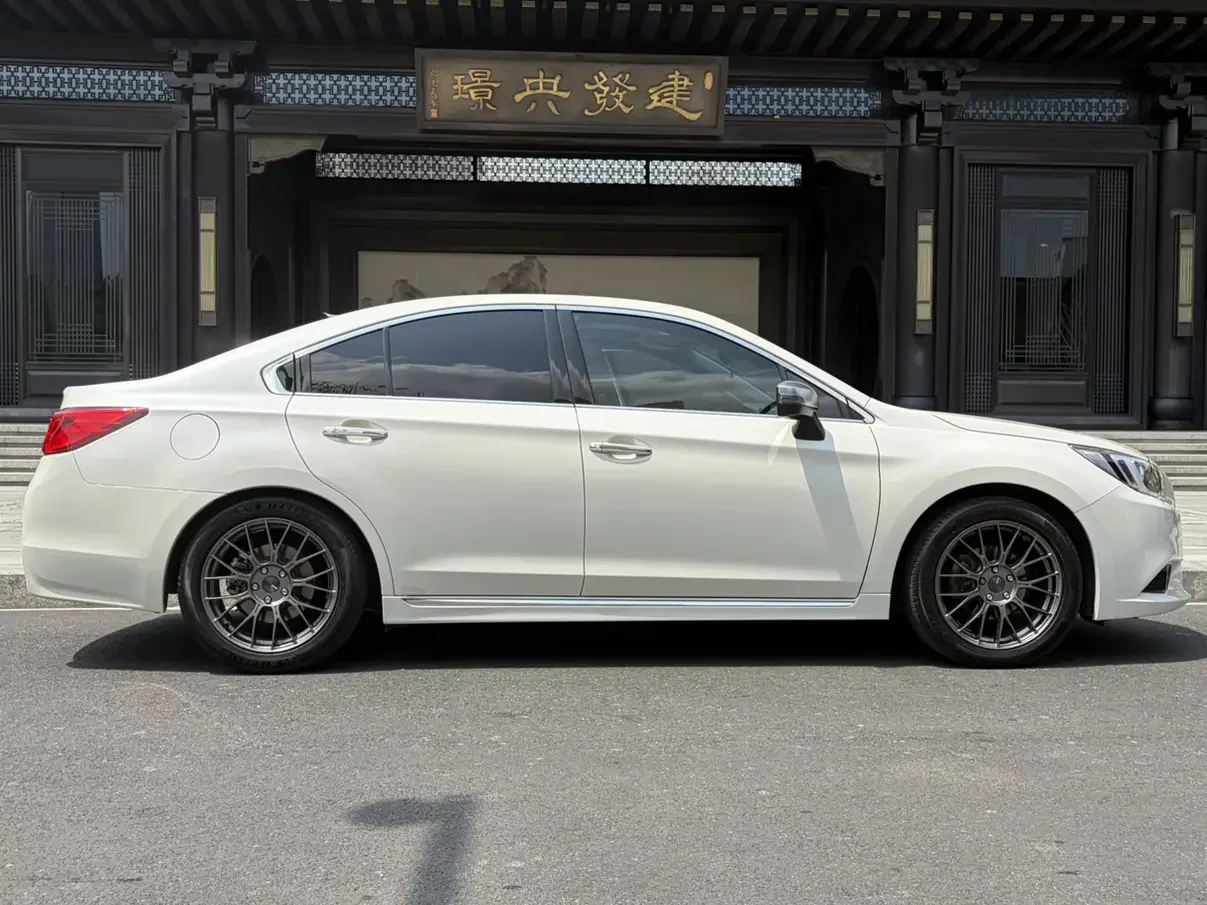 Subaru LEGACY