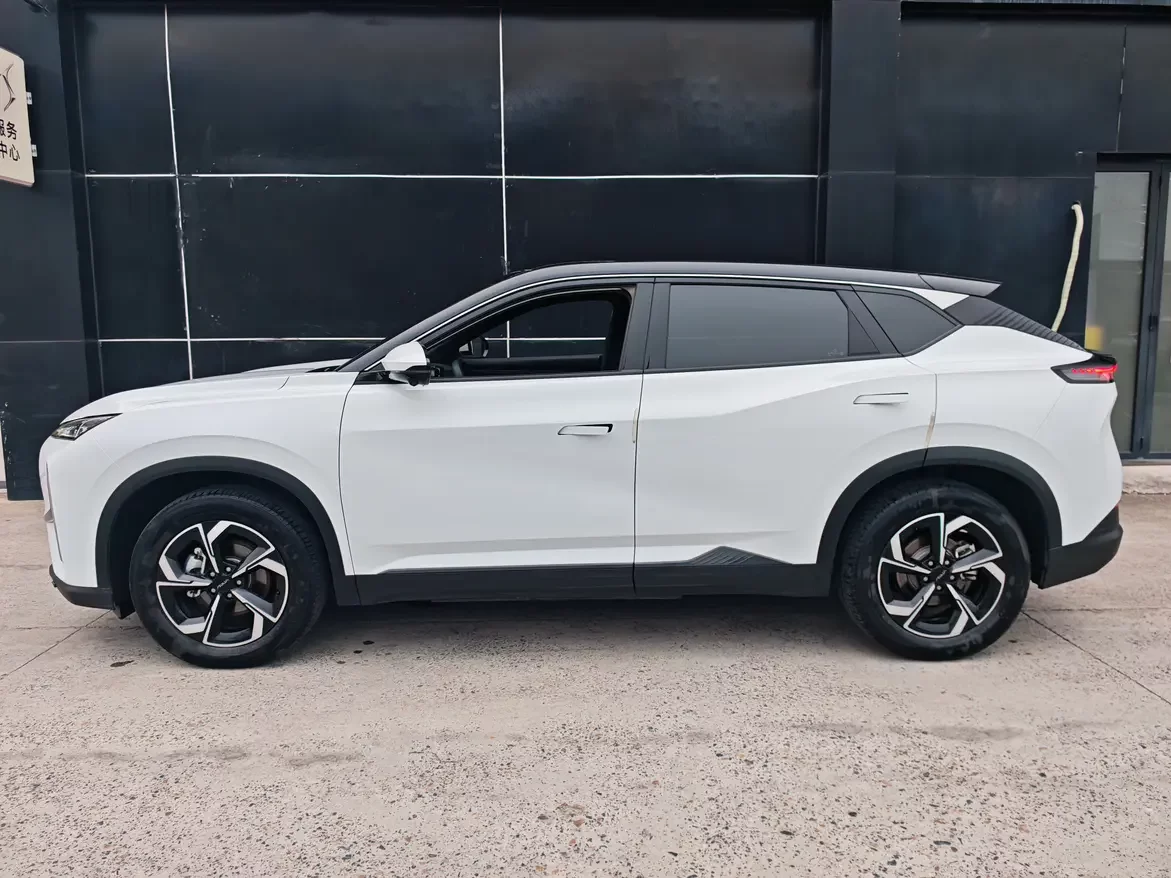Dongfeng Fengshen L7 EV