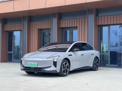 Hongqi EH7