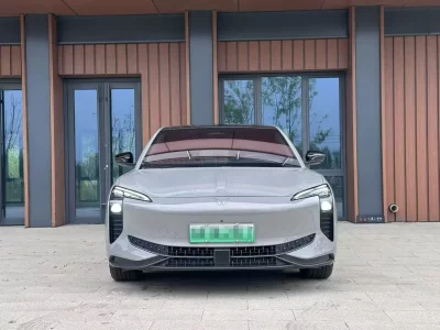 Hongqi EH7