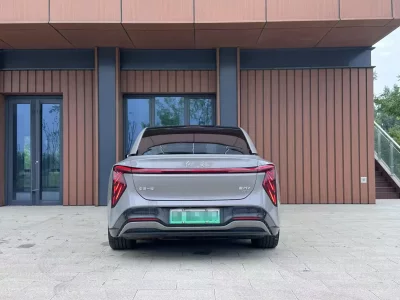 Hongqi EH7