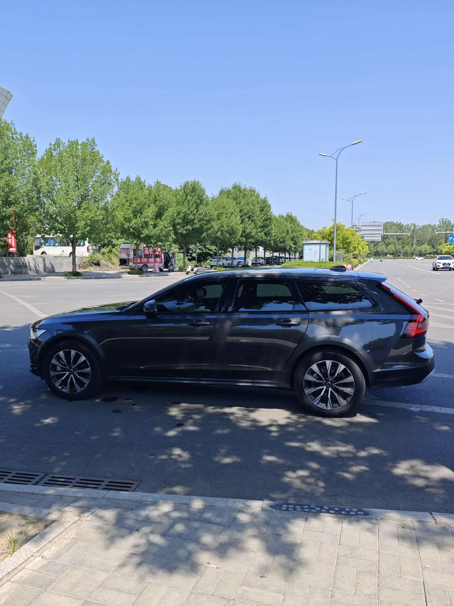 Volvo V90