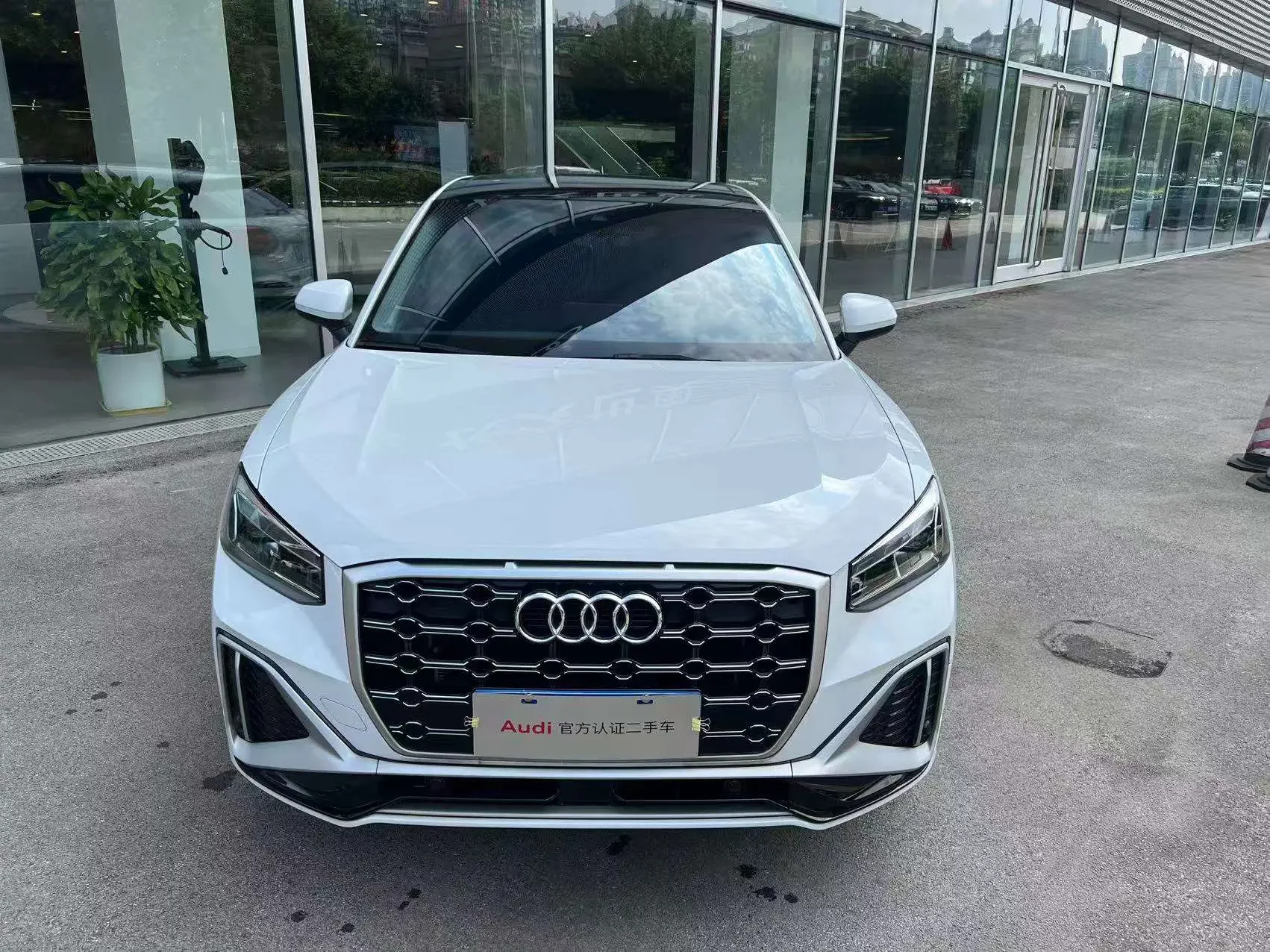 Audi Q2L