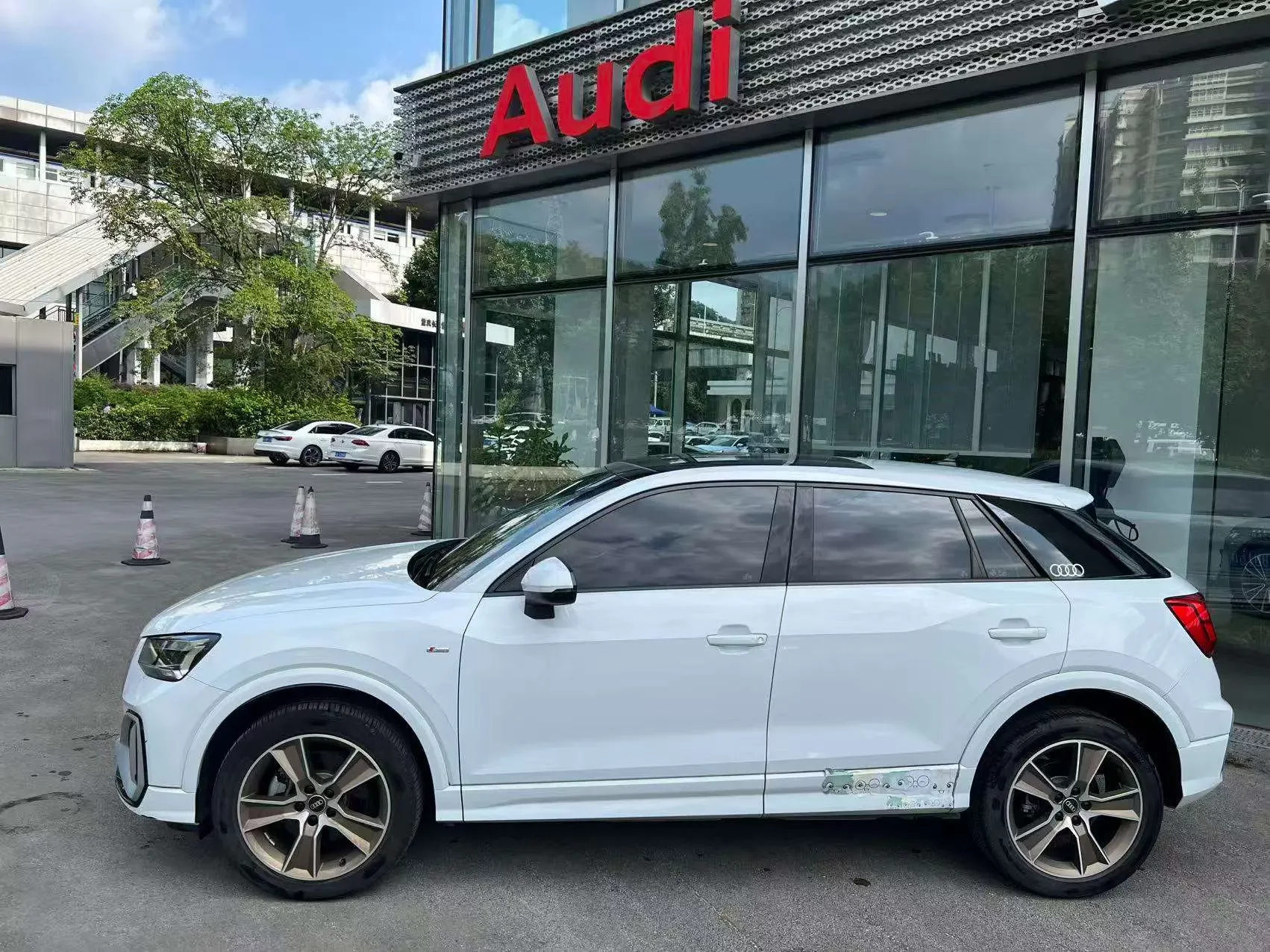 Audi Q2L