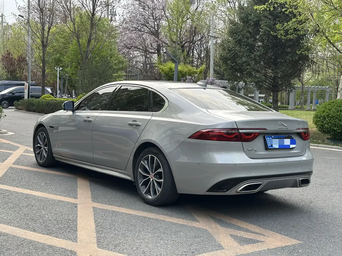 Jaguar XFL