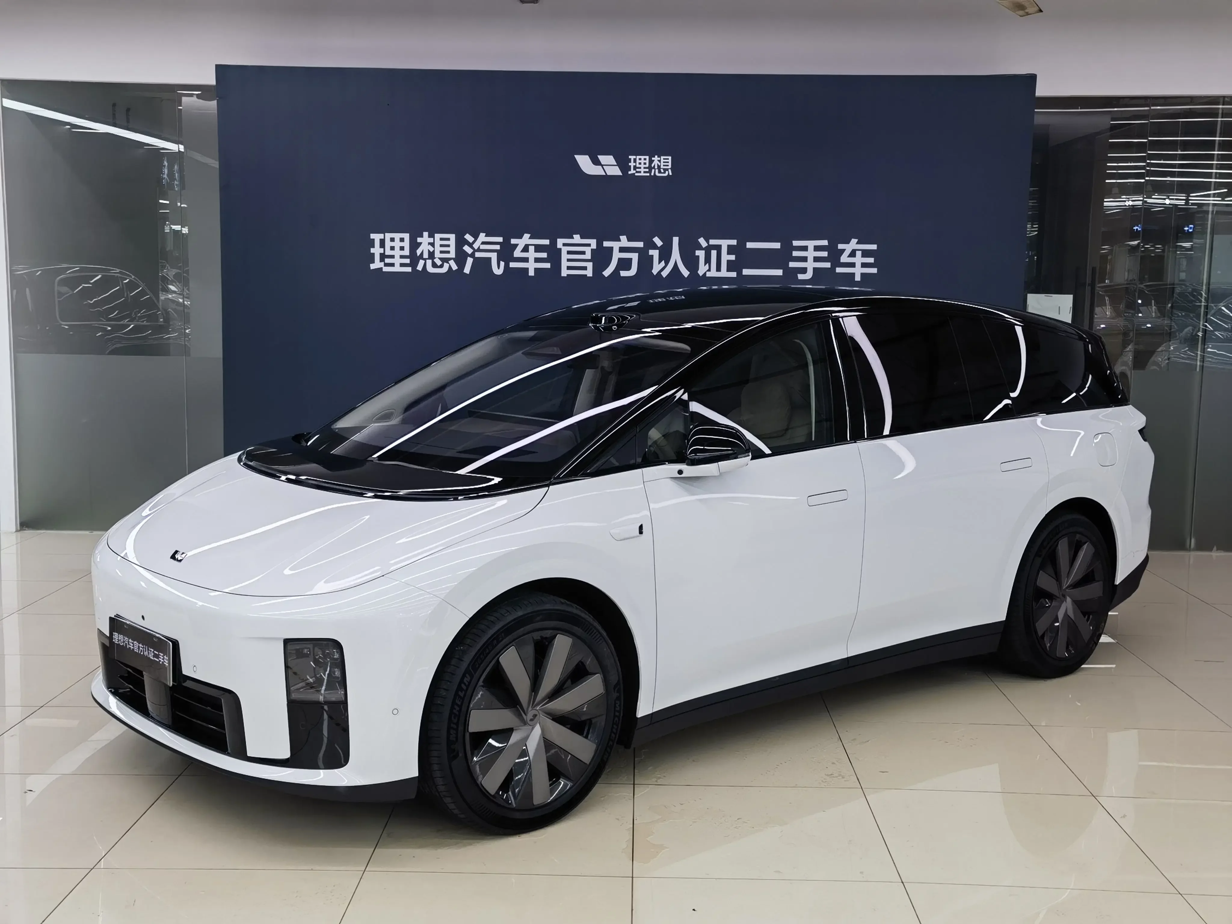 Li Ideal i8