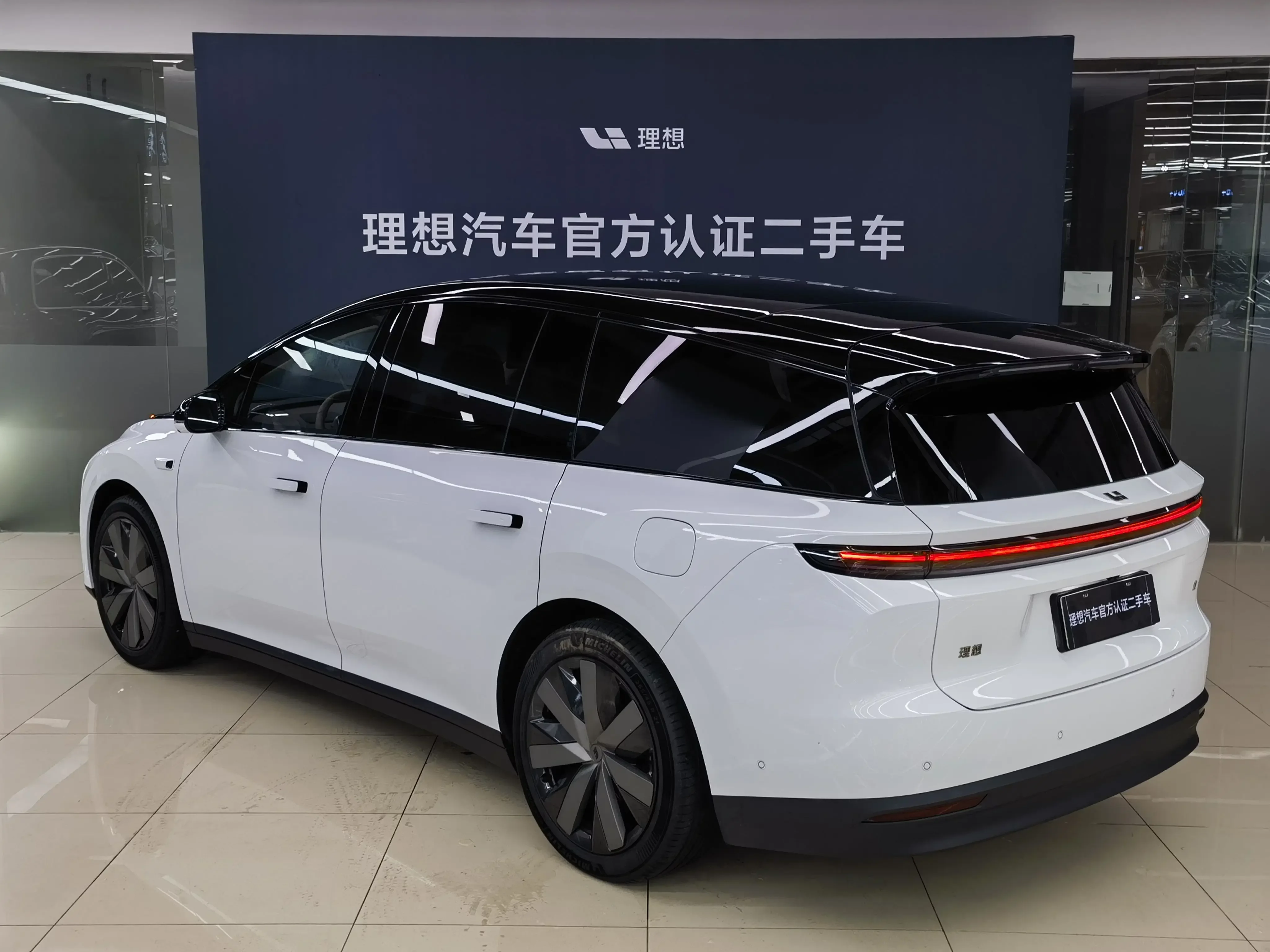 Li Ideal i8