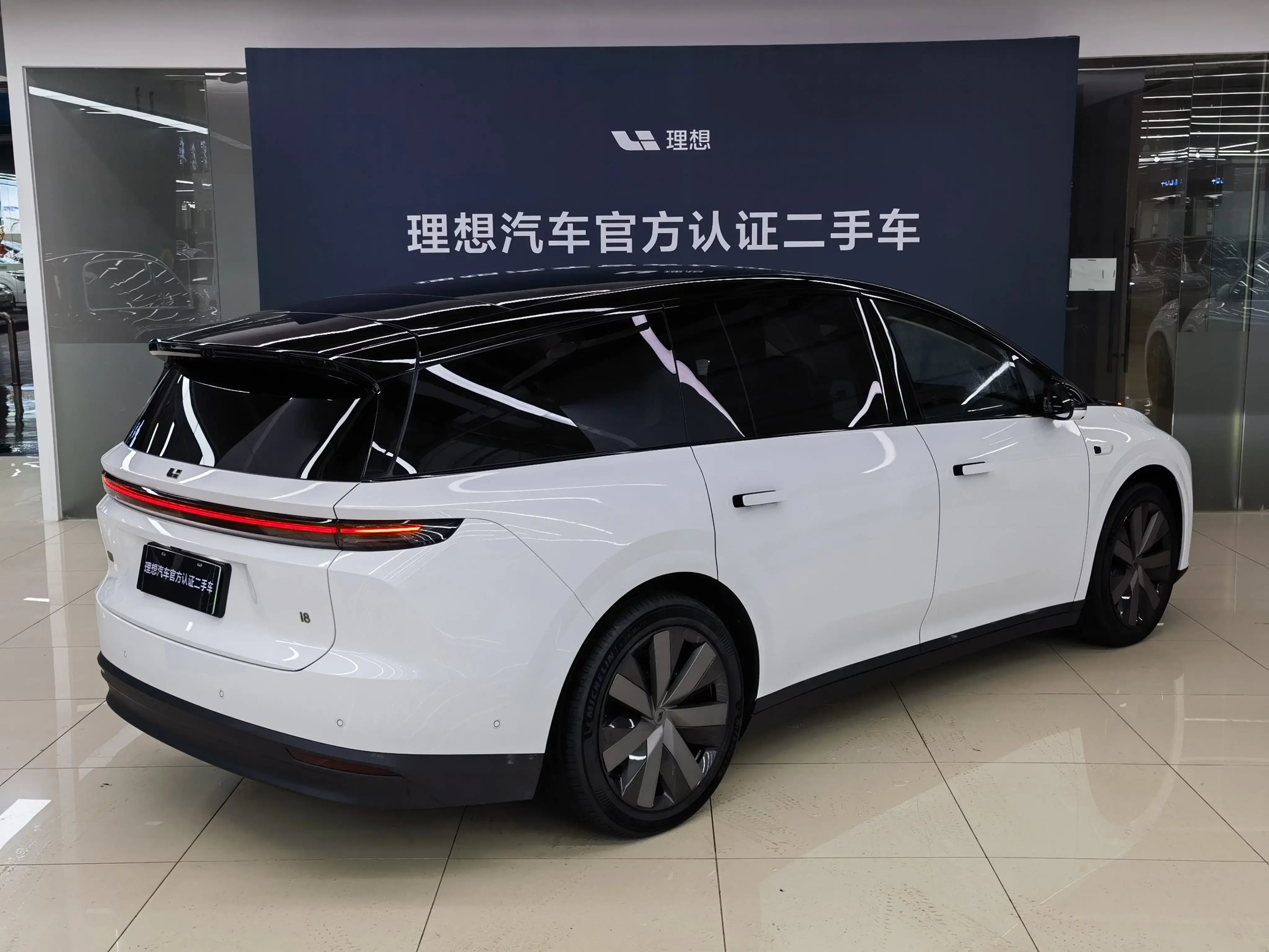 Li Ideal i8