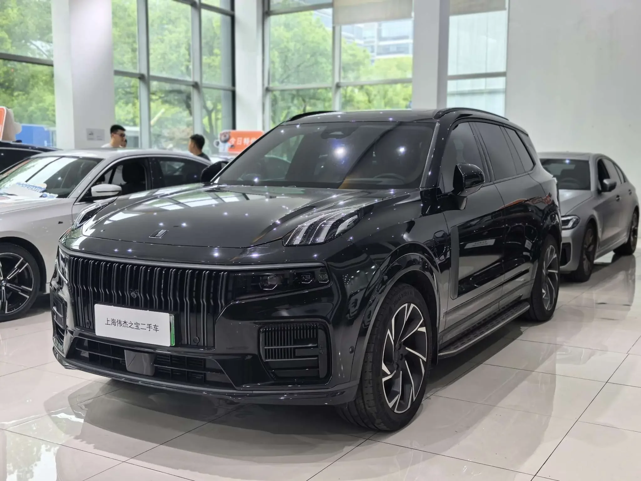 Lynk & Co 09 EM-P