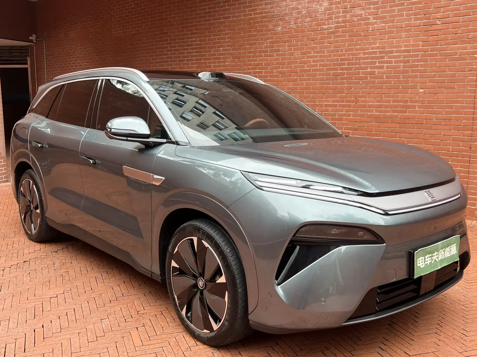 BYD Tang L EV
