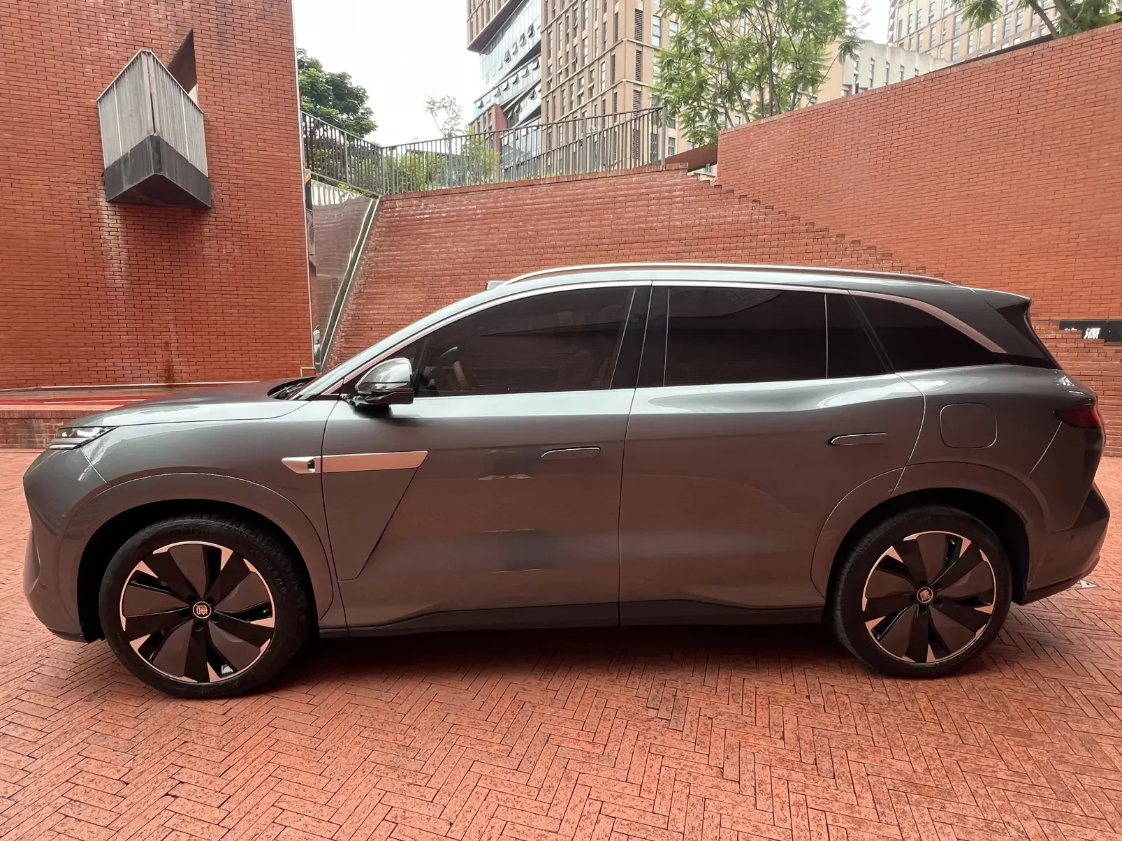 BYD Tang L EV
