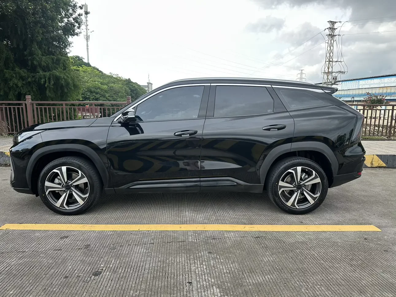 Geely Atlas L