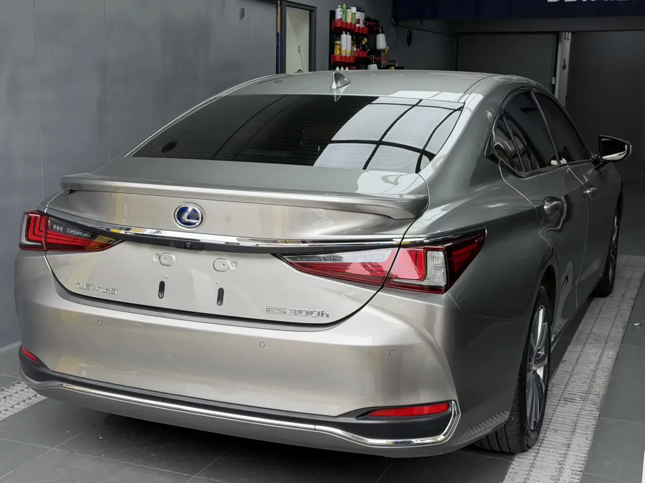 Lexus ES