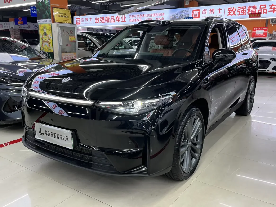 Leapmotor C16