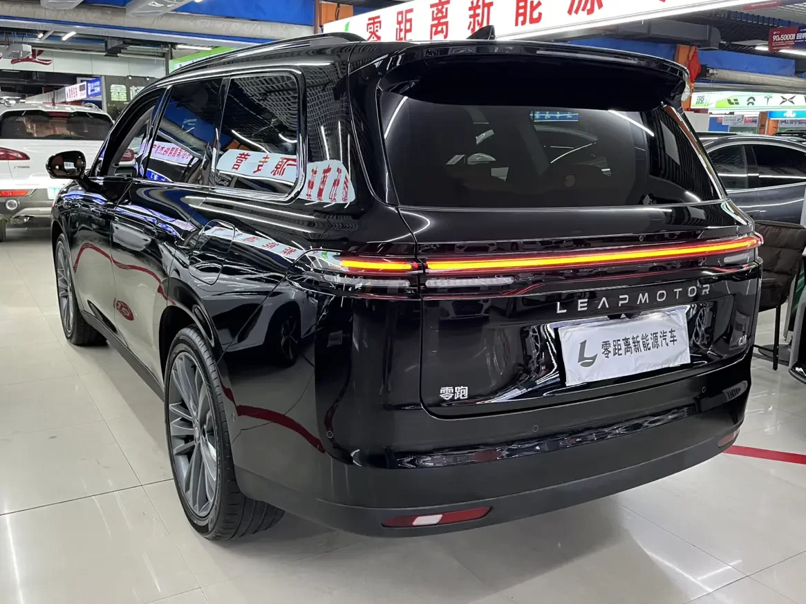 Leapmotor C16
