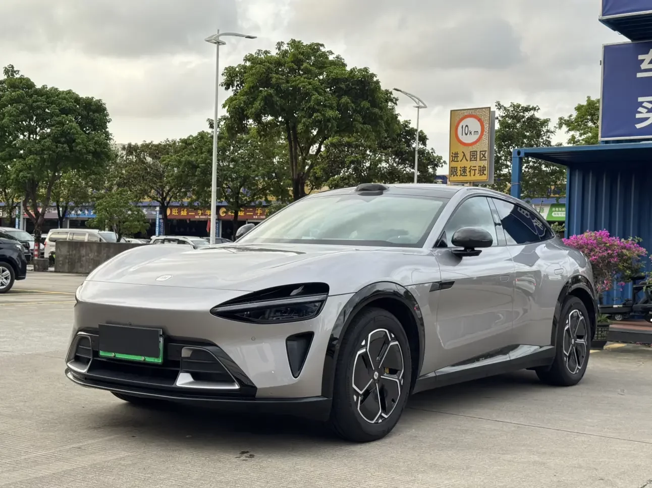 Xiaomi car Xiaomi YU7  из Китая