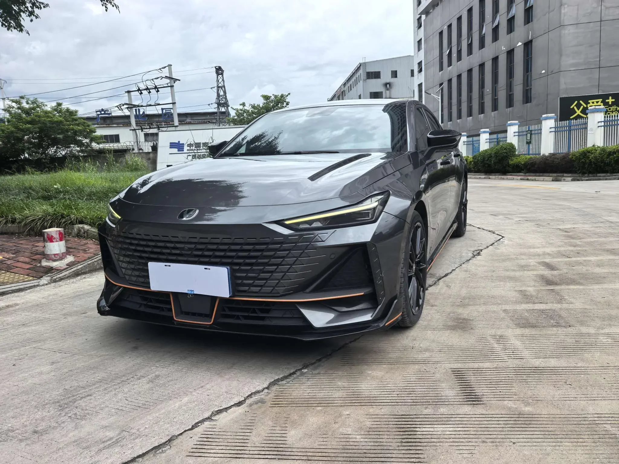 CHANGAN UNI-V