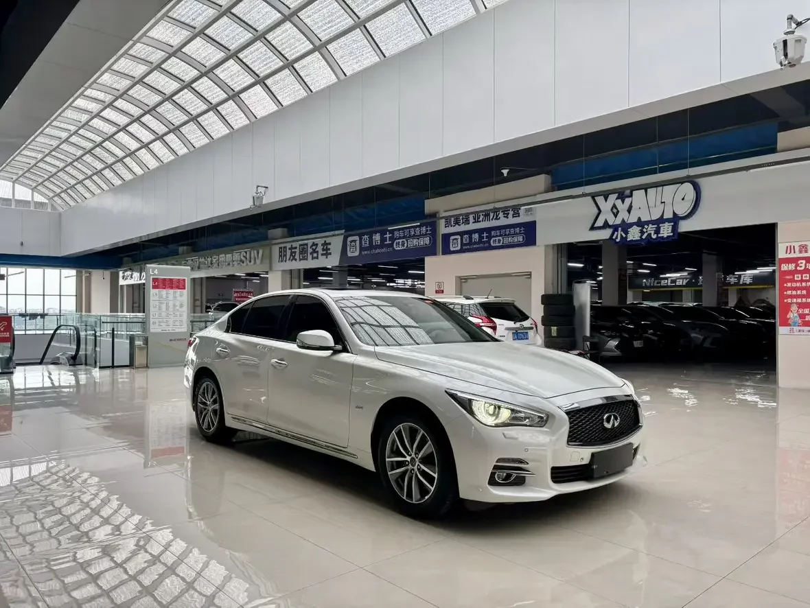 Infiniti Q50L